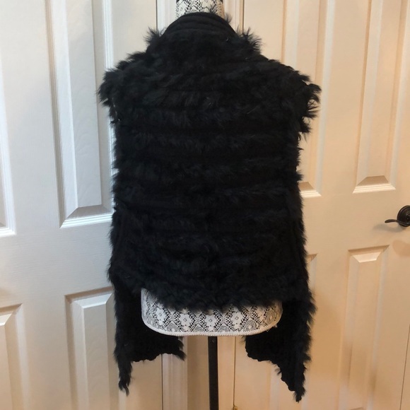 Faux Fur & Sweater Vest - Picture 7 of 7